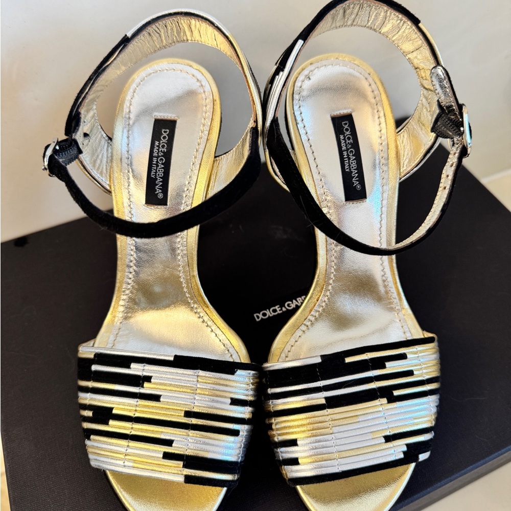 Authentic DOLCE & GABBANA heels size 37.5 (like new)
